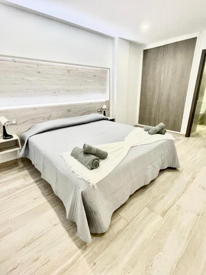 Island Suites Арона Екстер'єр фото